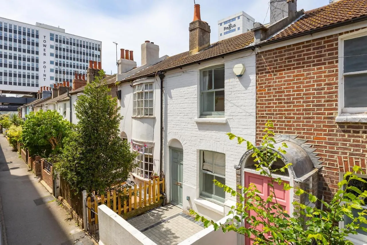 Central Quiet Cottage. Walk To Shops, Bars & Beach 布赖顿 0*,  英国